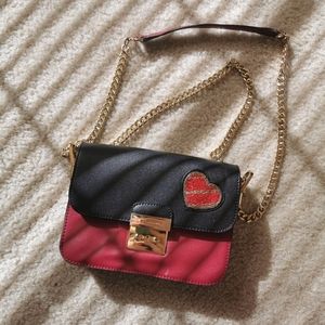 red/black gold chain shoulder/crossbody bag